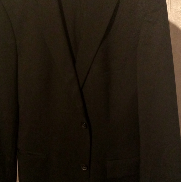 Beautiful Hugo Boss business suit gently used alwa